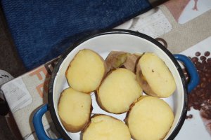 Friptura de vita cu piure din cartofi copti la cuptor