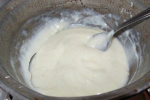 Tort cu crema de lime si fructe de padure