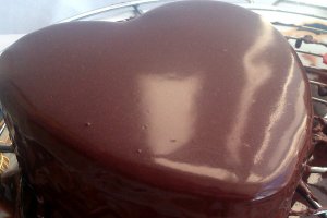 Tort cu jeleu de ciocolata si de fructe