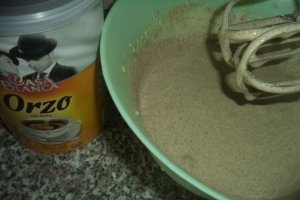 Prajitura Orzo cu nuci si glazura de ciocolata cu alune de padure