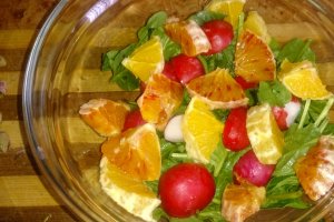 Salata cu spanac, portocale si fistic