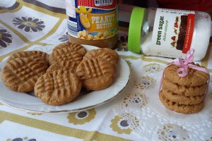 Fursecuri cu unt de arahide (Peanut butter cookies)