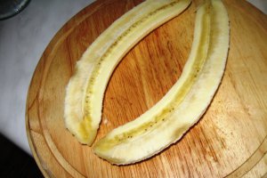 Banane caramelizate cu inghetata de vanilie