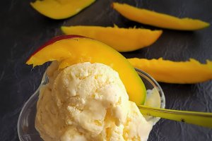 Desert inghetata de mango si vanilie