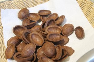 Reteta de nuci cu cacao si umplutura de nuci