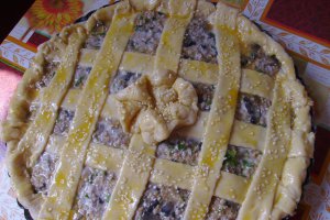 Tarta cu carne si ciuperci