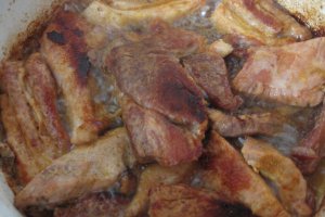 Piept de porc cu ciuperci si cascaval