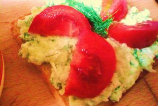 Tartine cu tzatziki