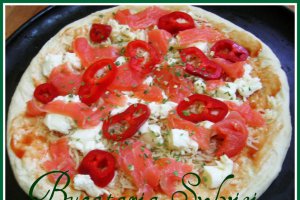 Pizza cu somon afumat