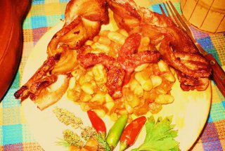 Fasole cu piept de porc impletit