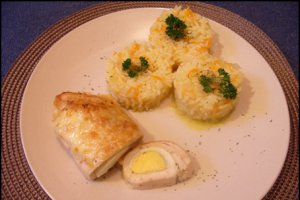 Rulouri din piept de pui cu vin alb