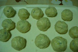 Galuste cu prune in sirop de menta