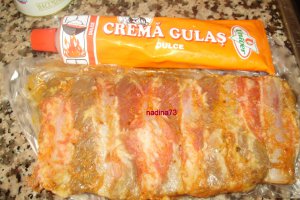 Costite de porc cu mamaliguta