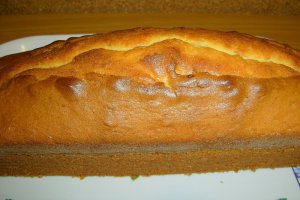 Lemon cake glazurat