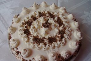 Tort cu mousse de ciocolata si mousse de piersici