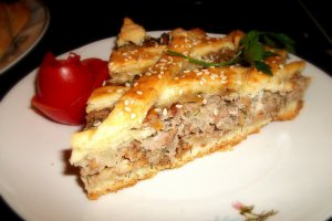 Tarta cu carne si ciuperci