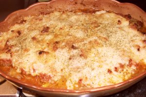 Musaca de vinete cu sos bechamel