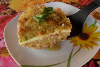 Musaca de vinete cu sos bechamel