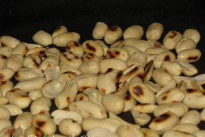 Biscuiti-sandwich cu ciocolata