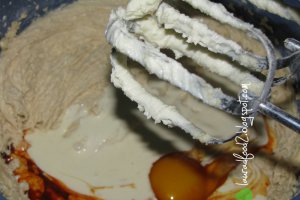 Biscuiti-sandwich cu ciocolata