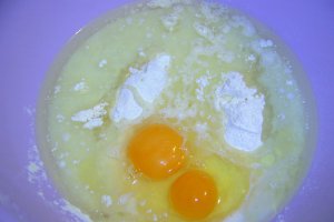 Briose de vanilie cu fulgi de ciocolata