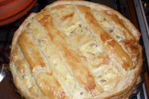 Tarta cu ciuperci si carne de pui