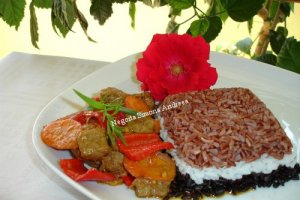 Vita cu sos thai red si orez arlechino