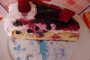 Tarta cu afine,zmeura si mascarpone
