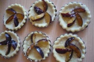 Mini tarte cu prune