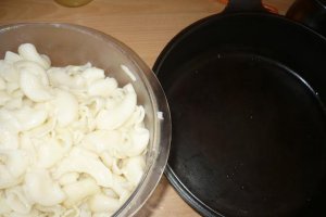 Macaroane dulci cu nuca si miere