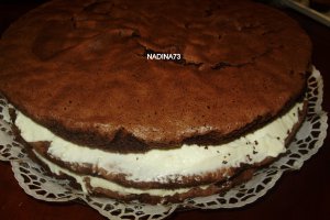 Tort cu trandafiri