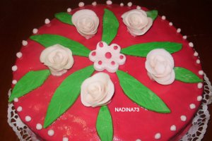Tort cu trandafiri
