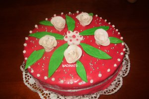 Tort cu trandafiri