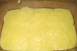 Mamaliga cu sos de rosii in straturi