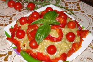 Salata picanta de vinete si ardei copt