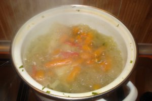 Supa crema de legume cu morcovi tineri