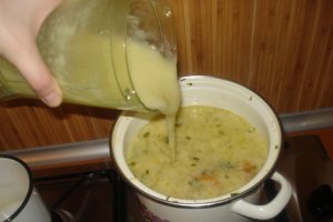 Supa crema de legume cu morcovi tineri