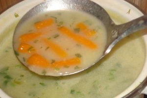 Supa crema de legume cu morcovi tineri