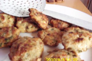 Chifteluţe de găină cu sos acrişor