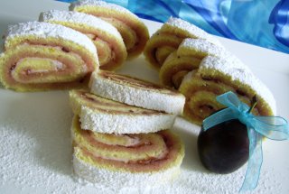Rulada cu prune si crema de branza