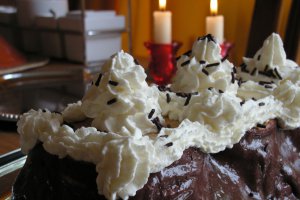 Tort rapid de biscuiti cu crema Ole de ciocolata si frisca