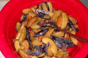 Tarta frageda cu prune si bezea-pentru Ionix....