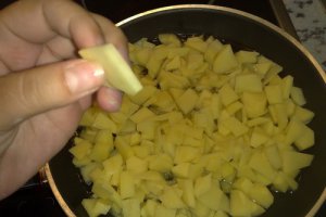 Tortilla de cartofi cu ton si maioneza