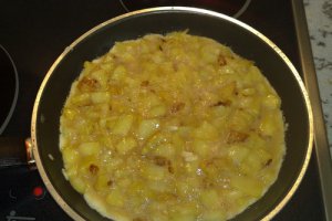 Tortilla de cartofi cu ton si maioneza
