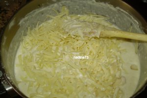 Musaca cu sos ,ciuperci si sunca