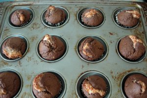 Briose de cacao cu nuca de cocos