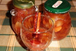 Dulceata de piersici si pere