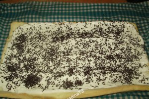 Rulada cu crema de vanilie