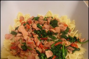 Farfalle cu bacon si spanac