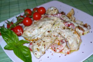 Piept de pui cu smantana si ardei copti